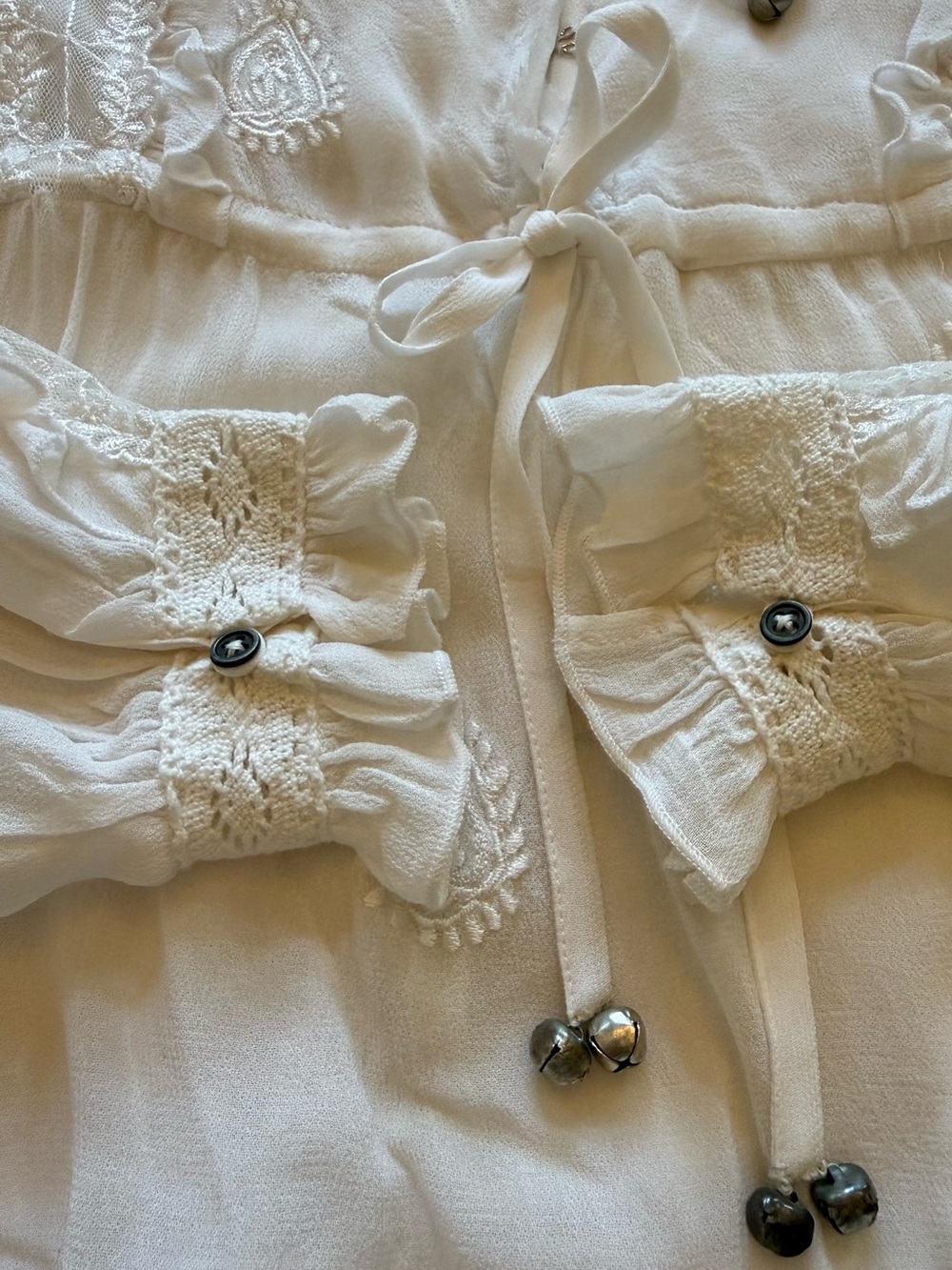 CHAN LUU WHITE SHEER PAISLEY LACE RUFFLE TRIM SILVER BELL TIES ROMANTIC BOHO TOP - Picture 13 of 15